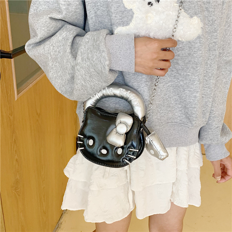 Sanrio Hello Kitty crossbody m - Luxury Bags Japan 리뷰 및 가격