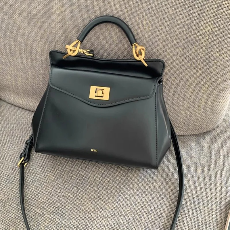 2026 JW PEI Pillow Bag, Lock B - Luxury Bags Affordable 리뷰 및 가격