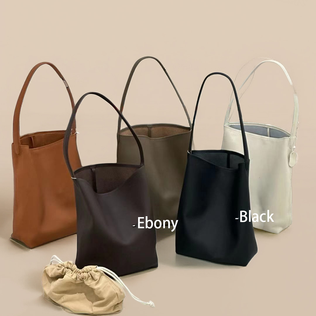 MENDY Bucket Bag Large Women's - Luxury Bags Japan 리뷰 및 가격