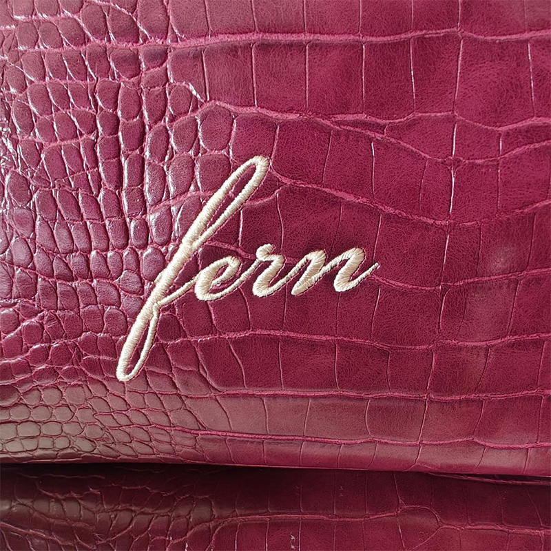Embroidered Croc Makeup Bag Pe - Luxury Bags Vegan 리뷰 및 가격